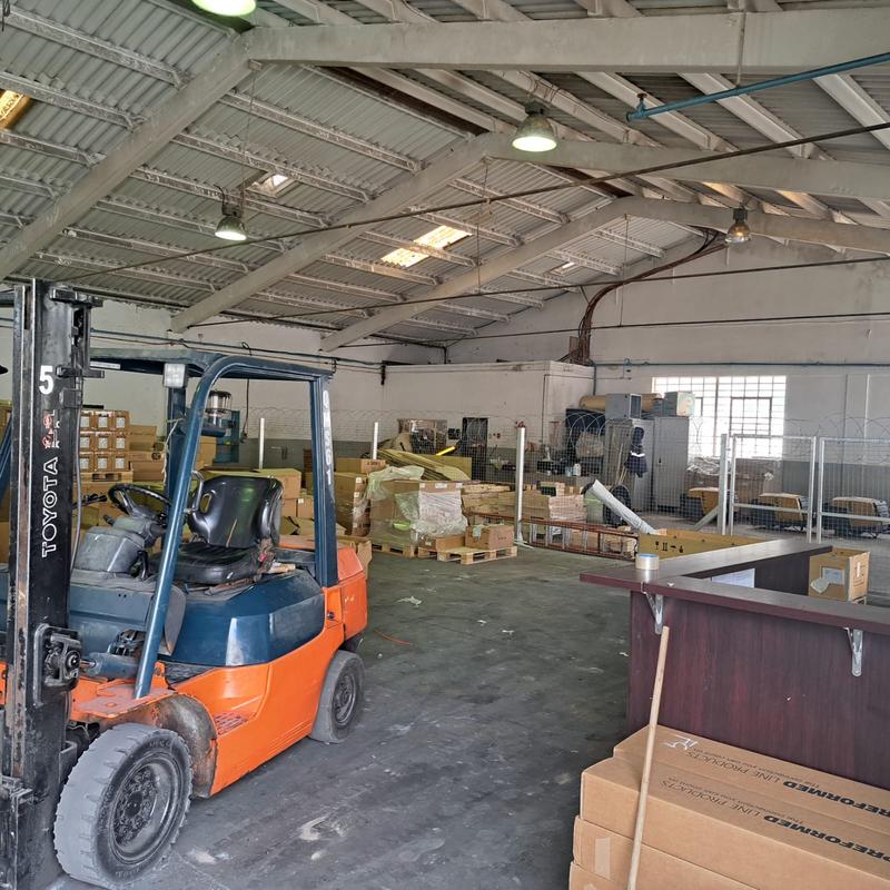 To Let commercial Property for Rent in Neave Industrial Eastern Cape